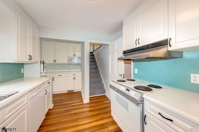 Building Photo - 1 Gapview Rd