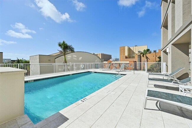 Building Photo - 1771 Ringling Blvd