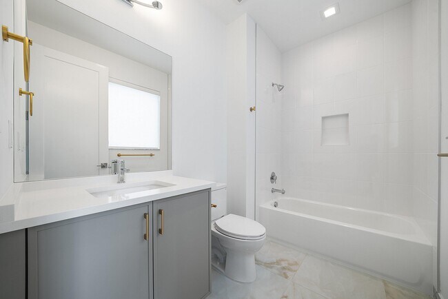 Building Photo - 8561 Crystal Downs Ave