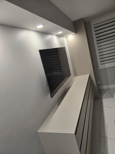 Building Photo - 201 N Ocean Blvd