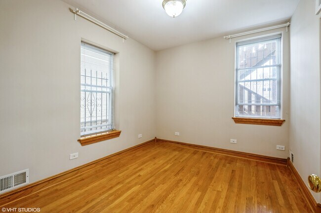 Building Photo - 3220 W Cortez St
