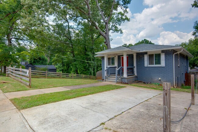 Building Photo - 1055 Peeples St SW