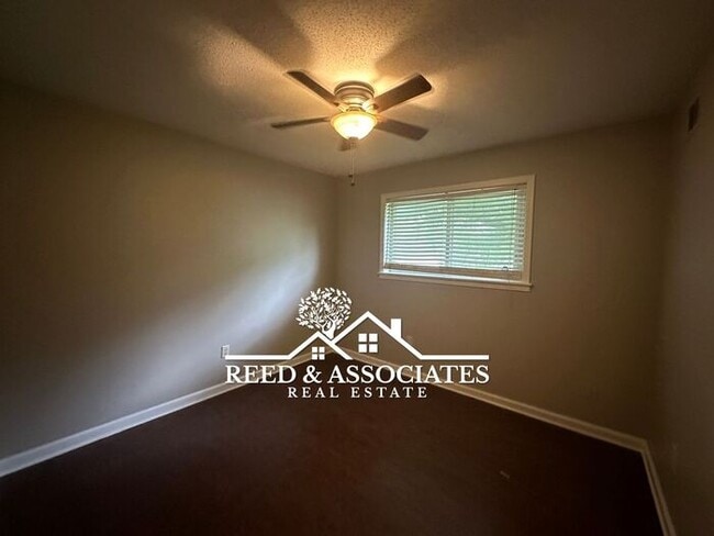 Building Photo - Charming Raleigh Home