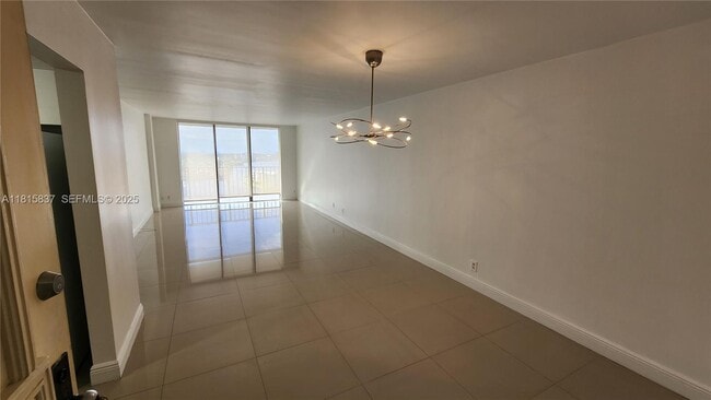 Building Photo - 18151 NE 31st Ct