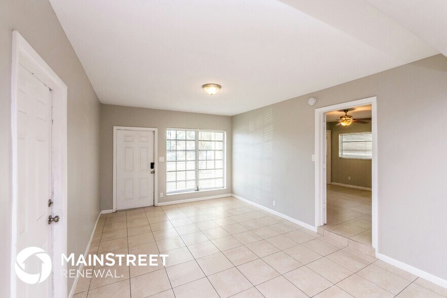 Building Photo - 2471 NW 16th St