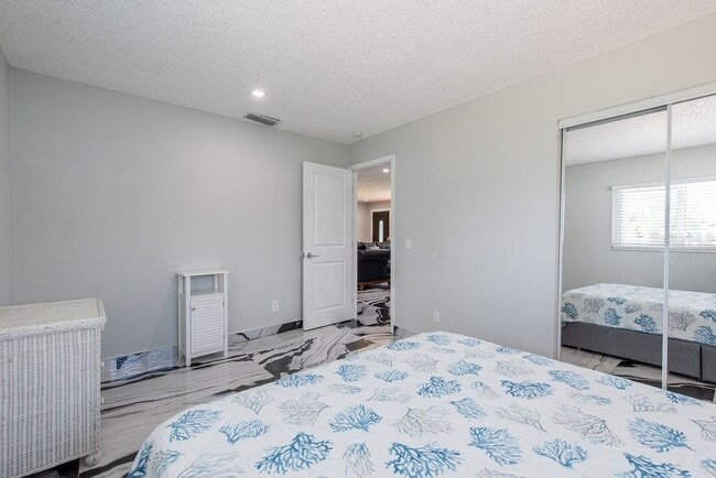 Building Photo - 6819 11th Ave NW