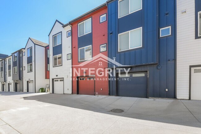 Building Photo - 5557 W 10th Ave