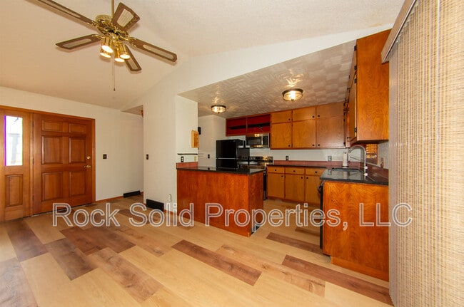 Building Photo - 249 Miller Ln
