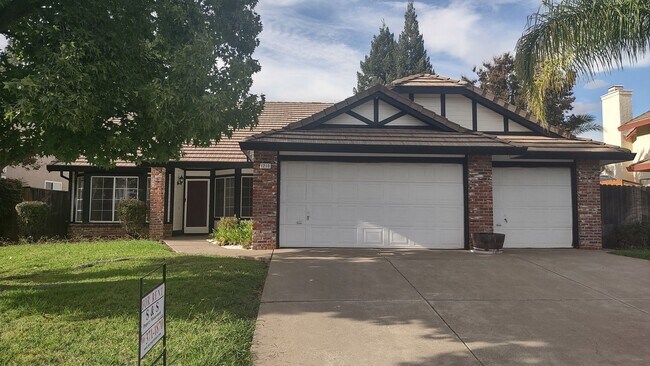 Primary Photo - 1210 Camino Capistrano