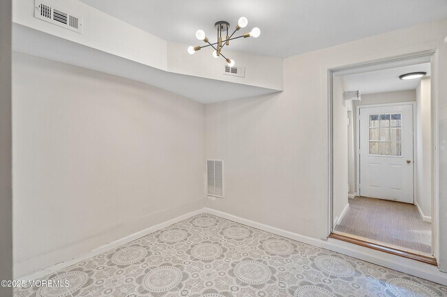 Building Photo - 203 Shore Dr