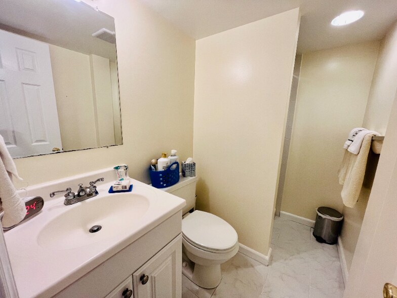 Building Photo - 5504 Lakewhite Ct