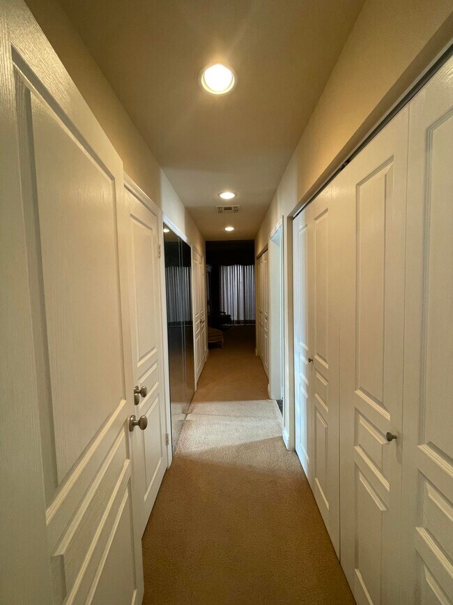 Building Photo - 38940 Tandika Trail N