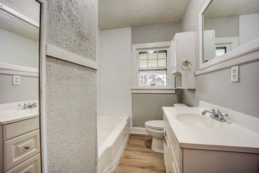 Building Photo - 1301 N 41st St