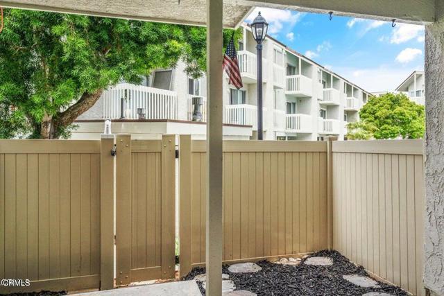 Building Photo - 233 S Ventura Rd