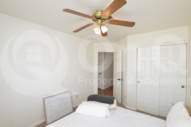 Building Photo - 6609 N 85th Dr