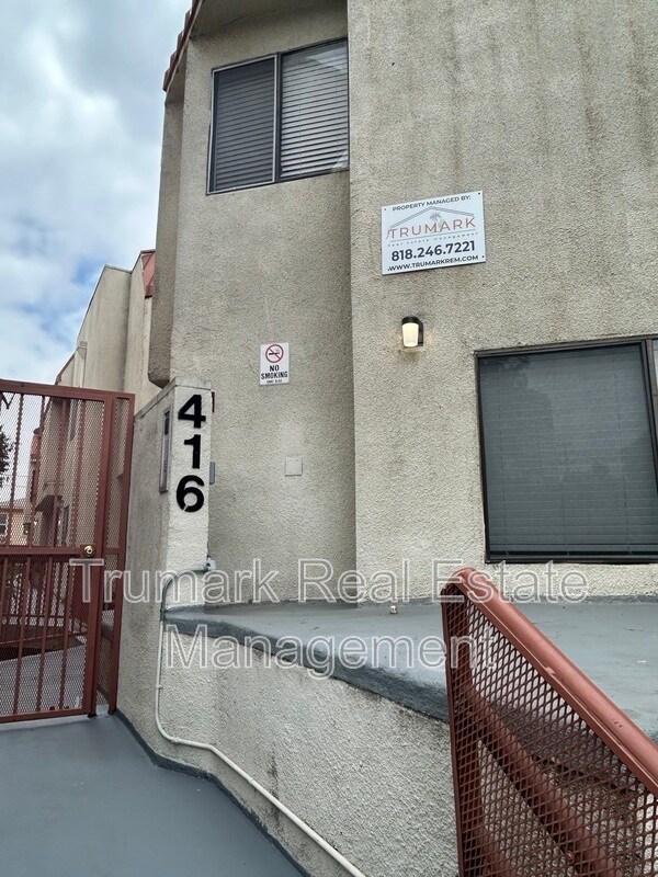 Building Photo - 416 W Milford St