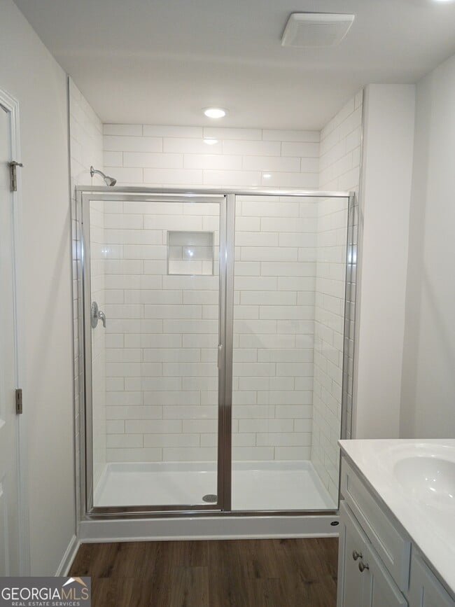 Building Photo - 236 Kenoot Dr