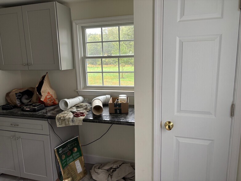 laundry rm - 7121 Quaker Neck Rd