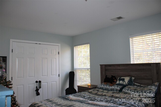 Building Photo - 9446 Cadman Ct