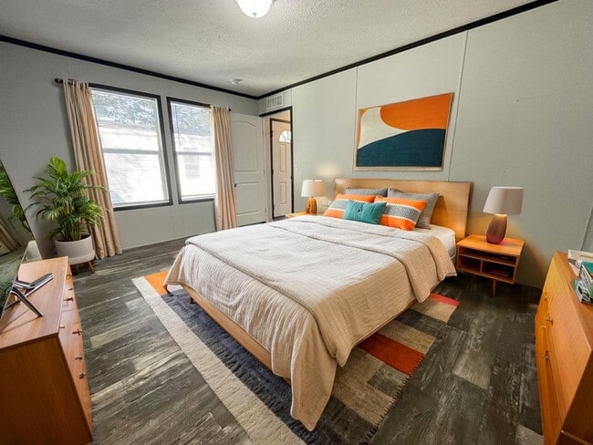 Building Photo - 15978 Villaire Ave