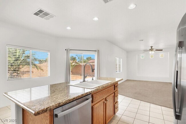 Building Photo - 6536 Casamar St