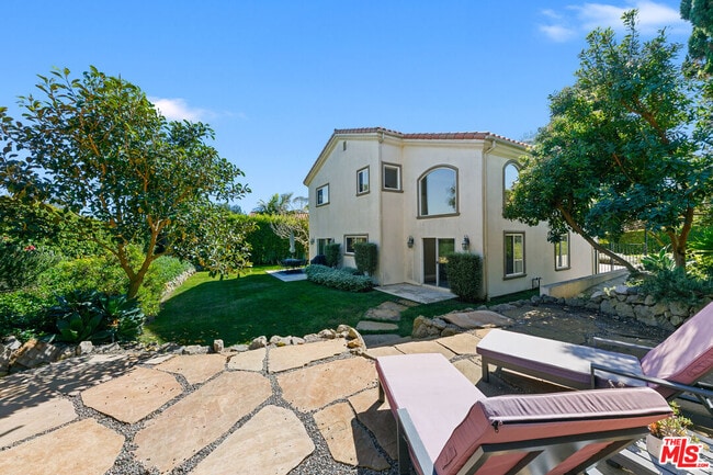 Building Photo - 28905 W Beach Ln