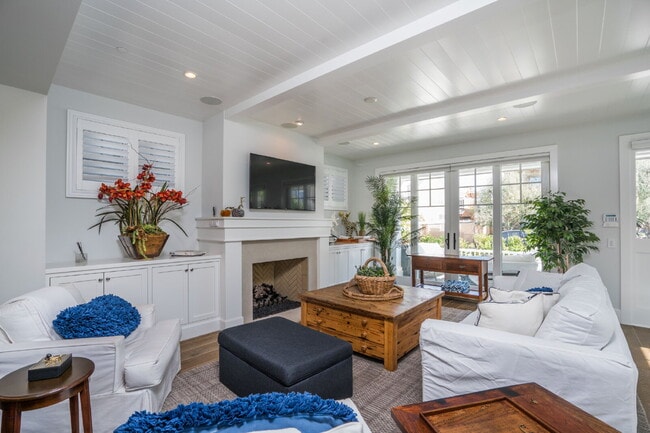 Building Photo - California Coastal Awaits: Luxurious Custom 3-Bedroom Home with Marble Touches on Balboa Island