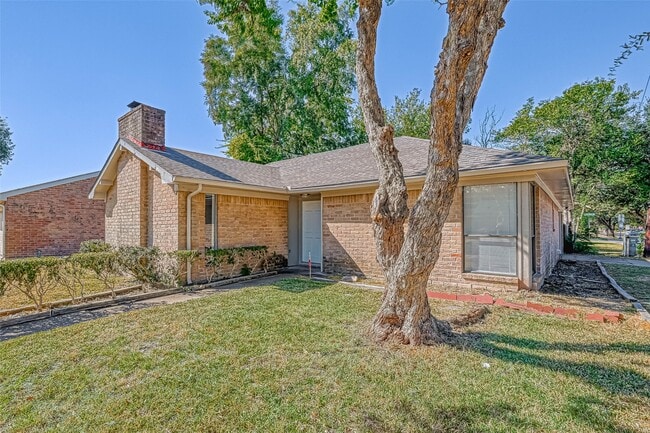 Building Photo - 4302 Wildacres Dr