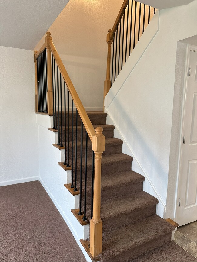 Building Photo - 1005 N Lincoln St