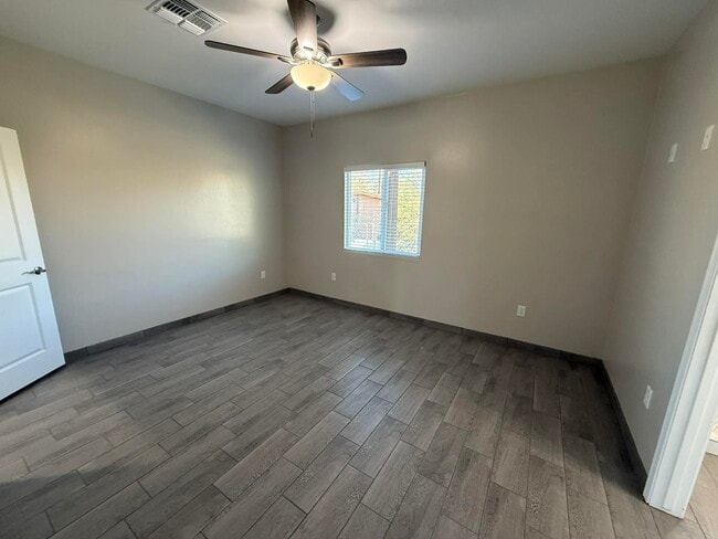 Building Photo - 803 N Van Alstine St