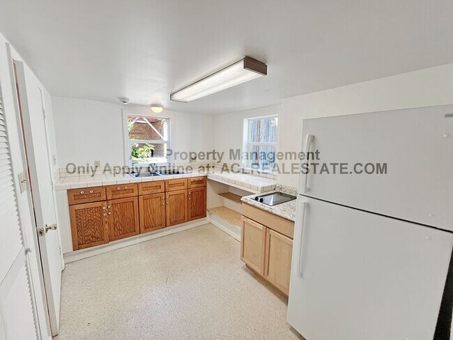 Building Photo - North Oakland Beauty – Modern Comfort Meet...