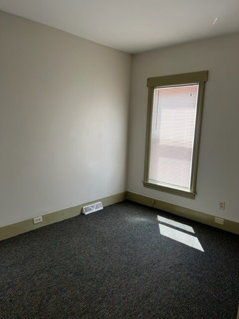 Building Photo - 369 Dubuque St