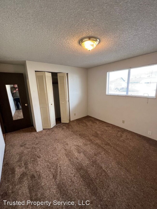 Building Photo - 2 br, 1 bath House - 4803 Elderberry Loop
