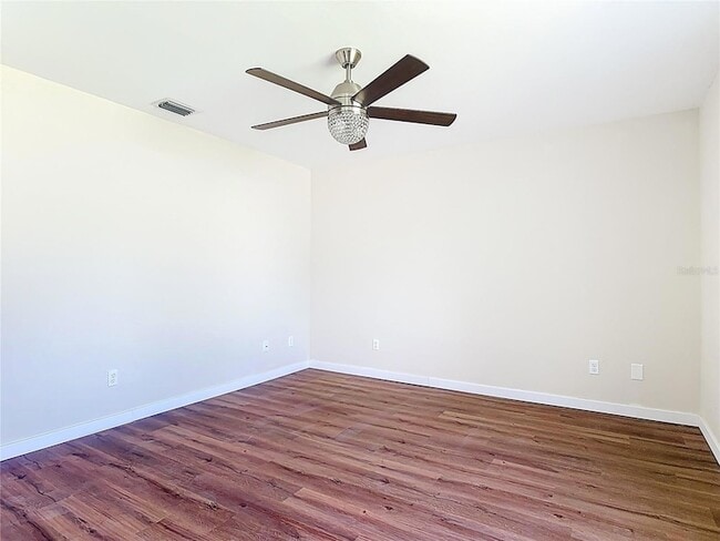 Building Photo - 289 Gull Dr S