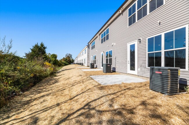 Building Photo - 375 Harper Village Way