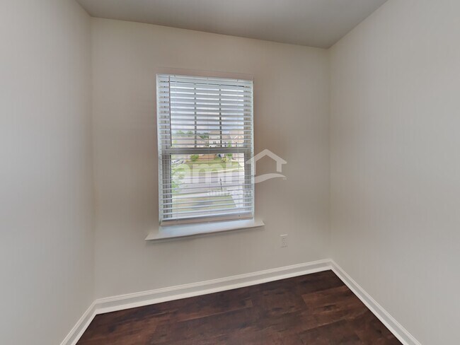 Building Photo - 1490 Aster Ives Dr