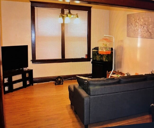 Building Photo - 3224 Taft Ave