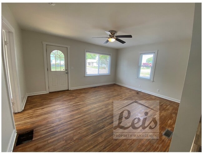 Building Photo - 902 Sycamore St