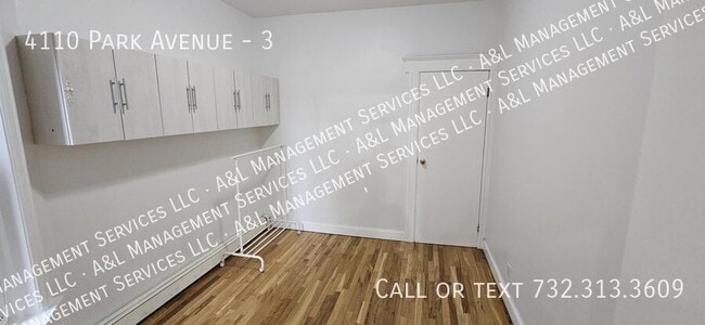 Building Photo - 4110 Park Ave