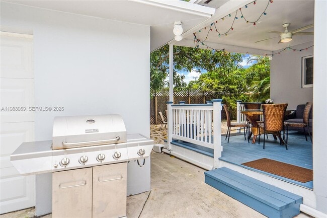 Building Photo - 113 SW 2nd St