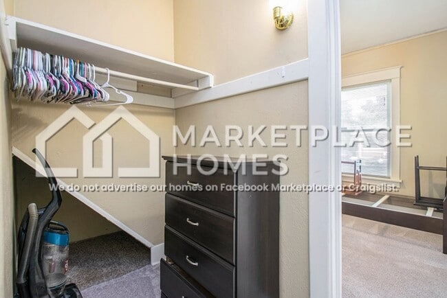 Building Photo - 822 N St Louis Blvd