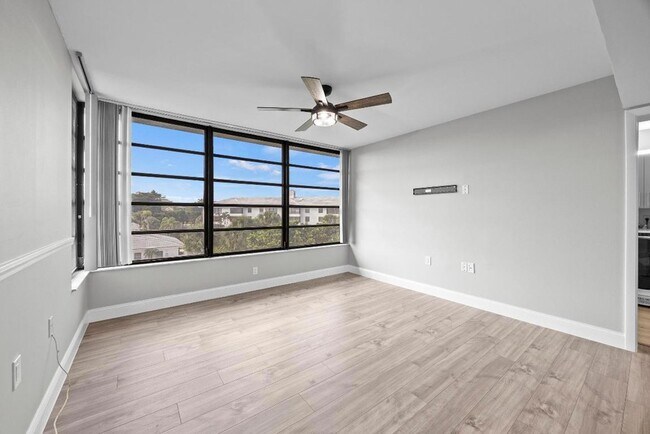 Building Photo - 3716 Whitehall Dr