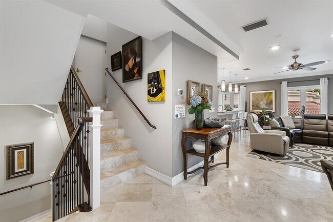 Building Photo - 301 Tarpon Dr