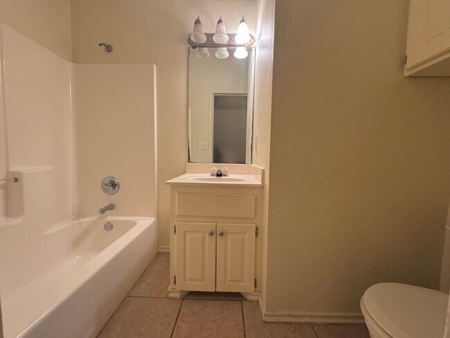 Building Photo - Pleasant Grove Townhouse for rent!
