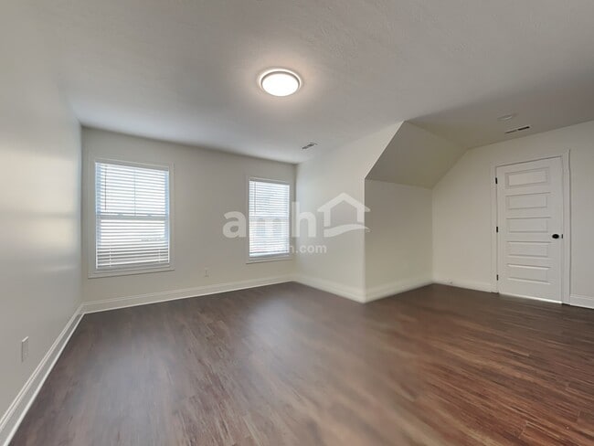 Building Photo - 1016 Carter Ridge Dr