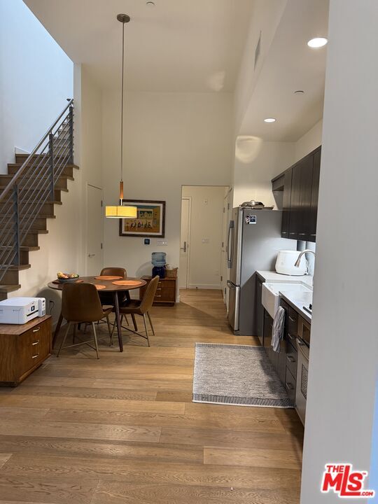 Building Photo - 940 E 2nd St