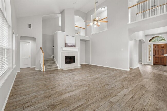 Building Photo - 6209 Fawnlake Dr