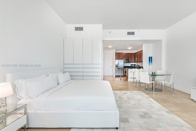 Building Photo - 2301 Collins Ave