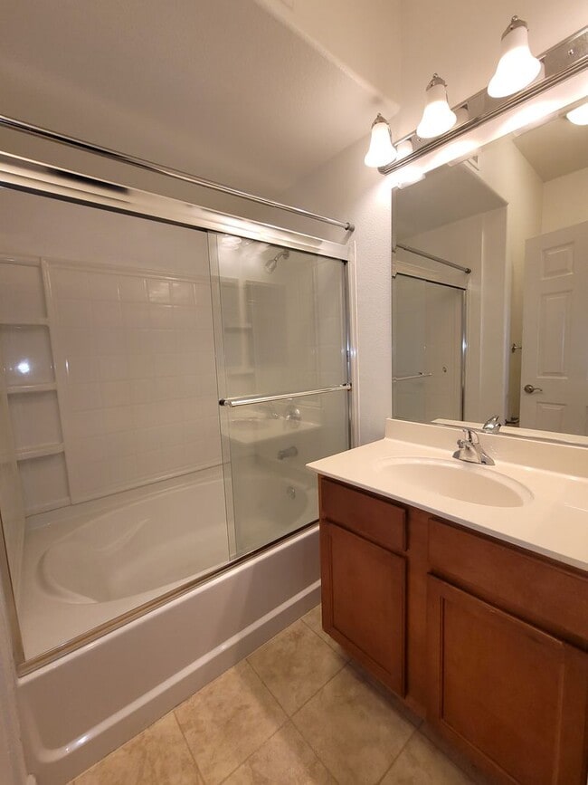 Building Photo - Westlake Villas Condo