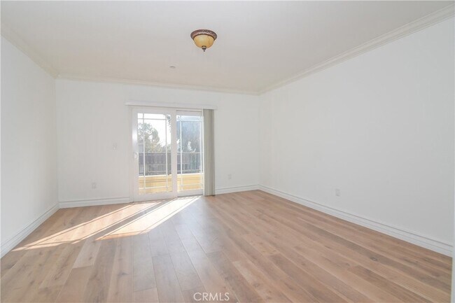 Building Photo - 11911 Mayfield Ave